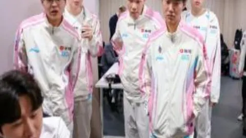 防守关键球员之策略：揭秘掌控比赛节奏之道